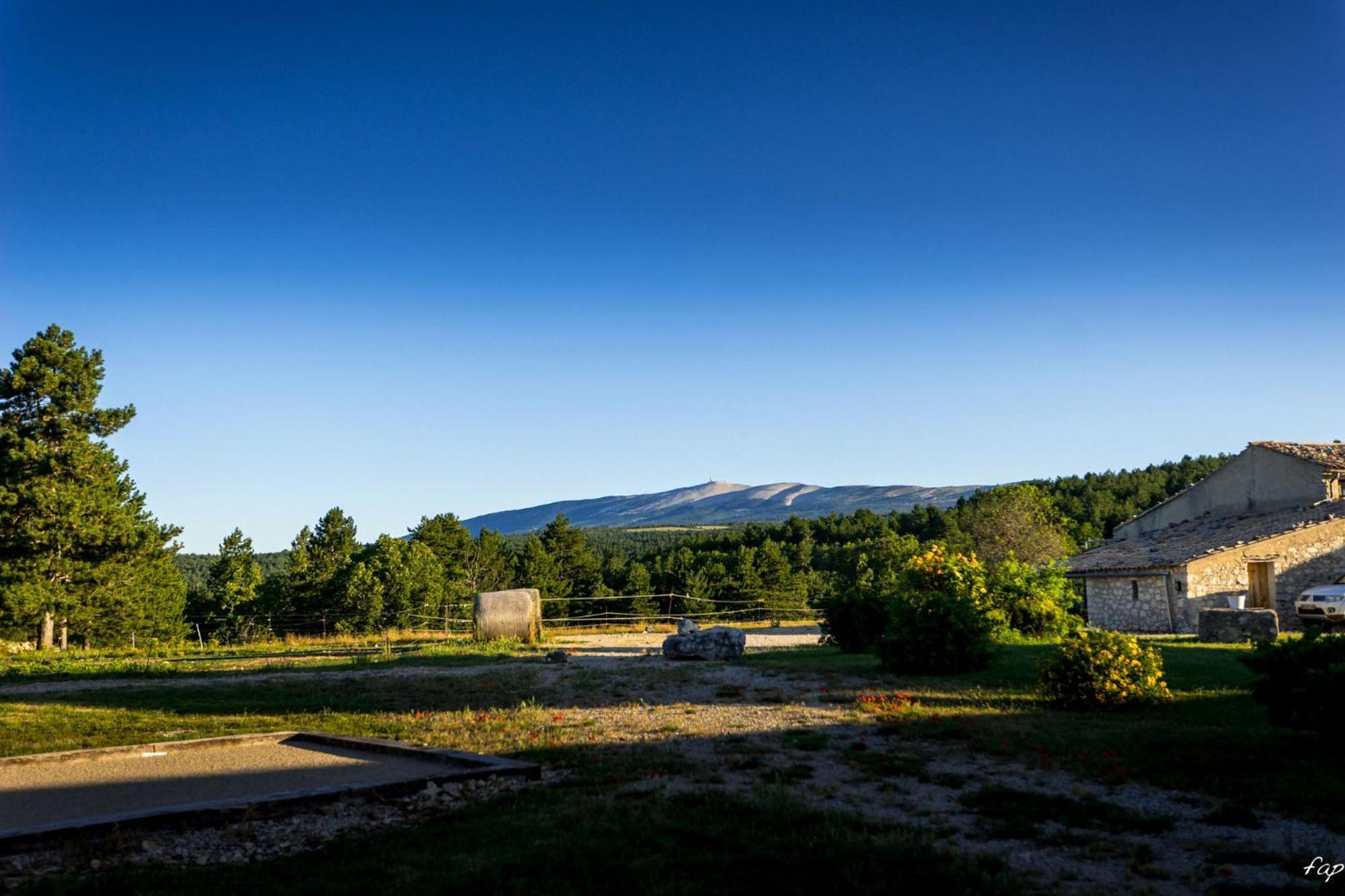 A Ventoux Yourte Monieux Exterior foto